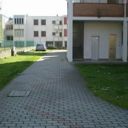 In Mit Terrasse, Garten Und Grill Lägenhet *